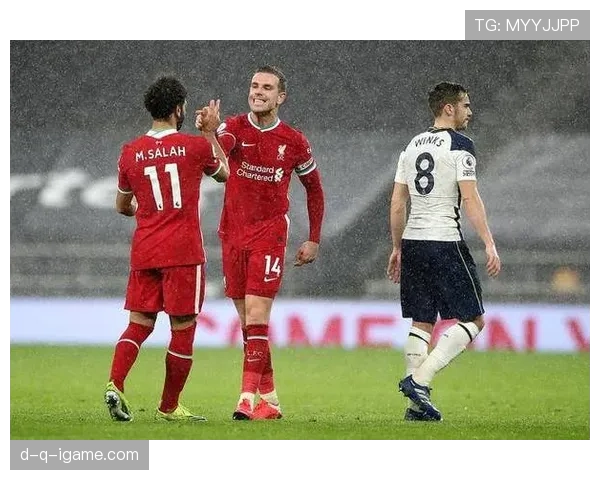 英超新星乔·罗登闪耀赛场，关键进球助球队力克强敌