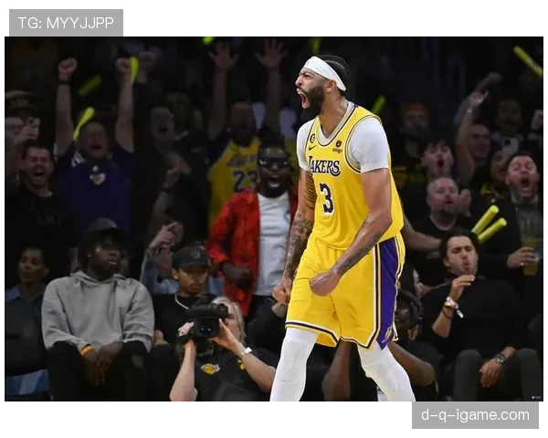 安东尼·戴维斯晒新鞋的价格，瞬间把我的月薪拉到陪跑位