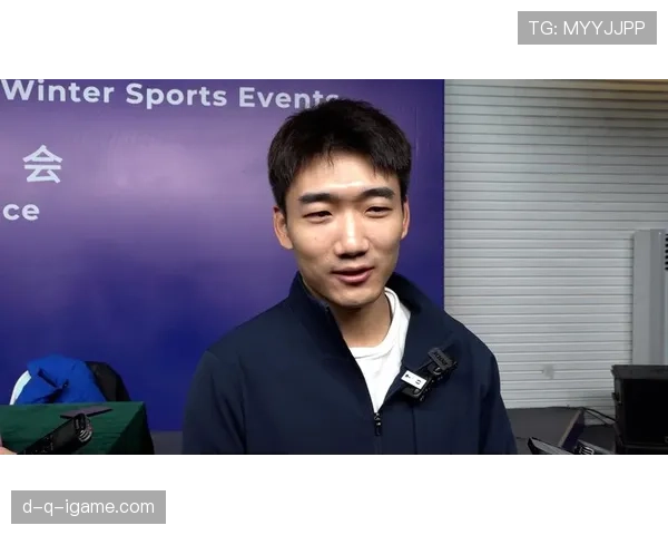 高亭宇赛场上拼命样，脱下球衣秒变睡衣贵公子？